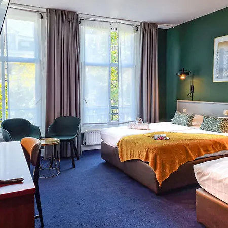 Alexander Hotel